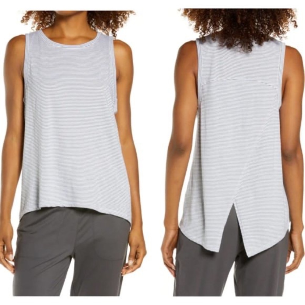 NWT Zella Aura White & Gray Striped Tank Top Size Medium